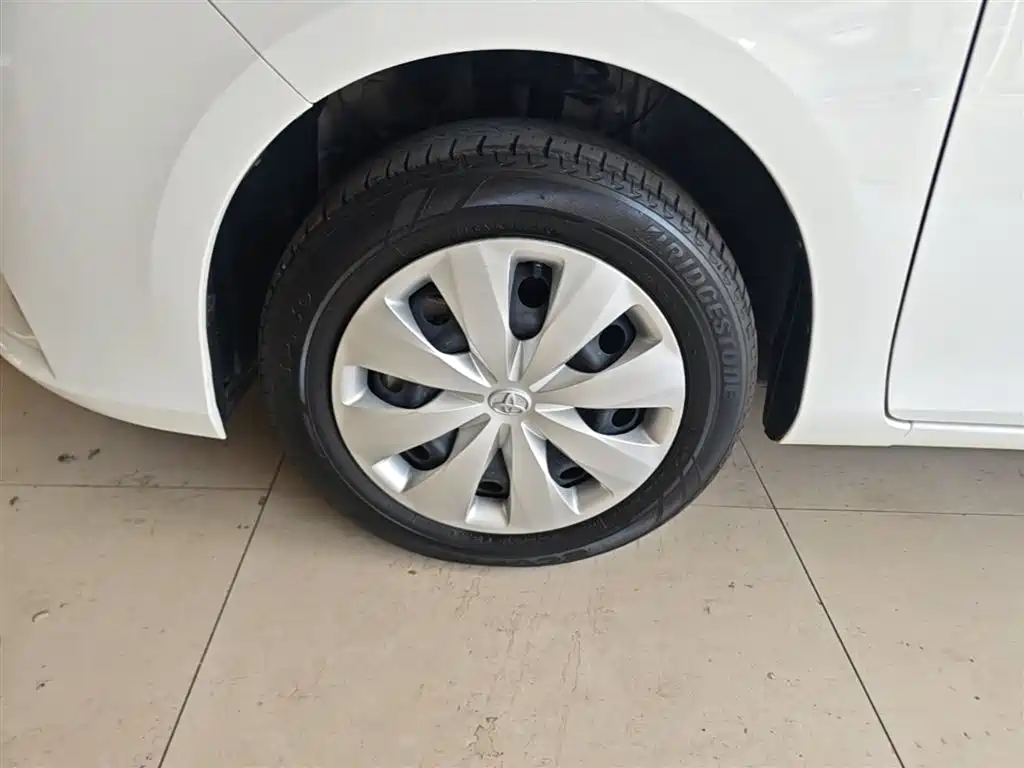 Toyota Yaris L 2020 — фото 23