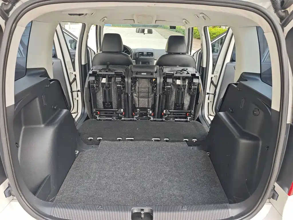 Skoda Yeti 2015 — фото 16