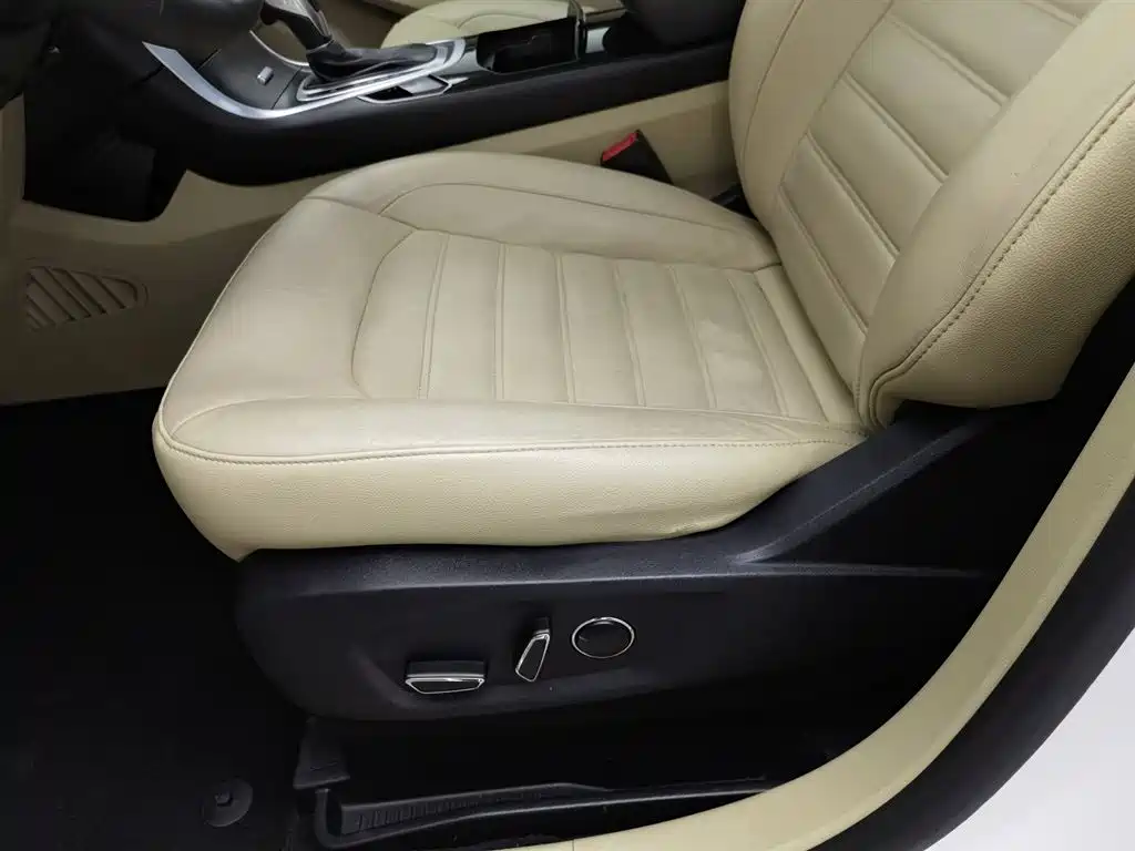 Ford Edge 2015 — фото 20