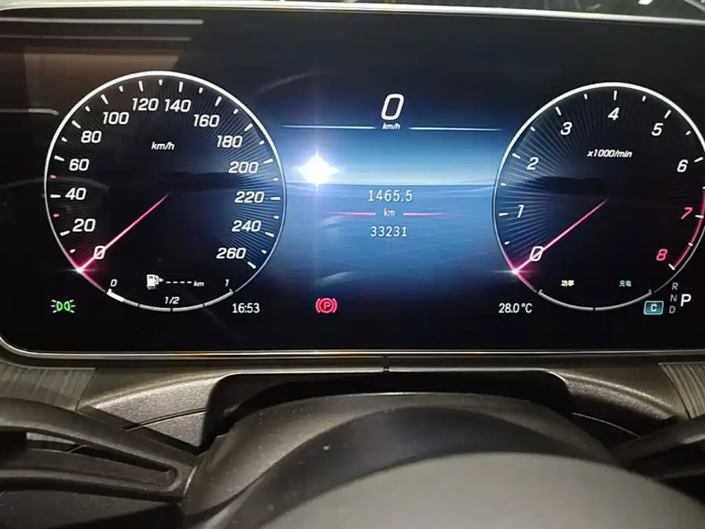 Mercedes-Benz C-Class 2023 — фото 12