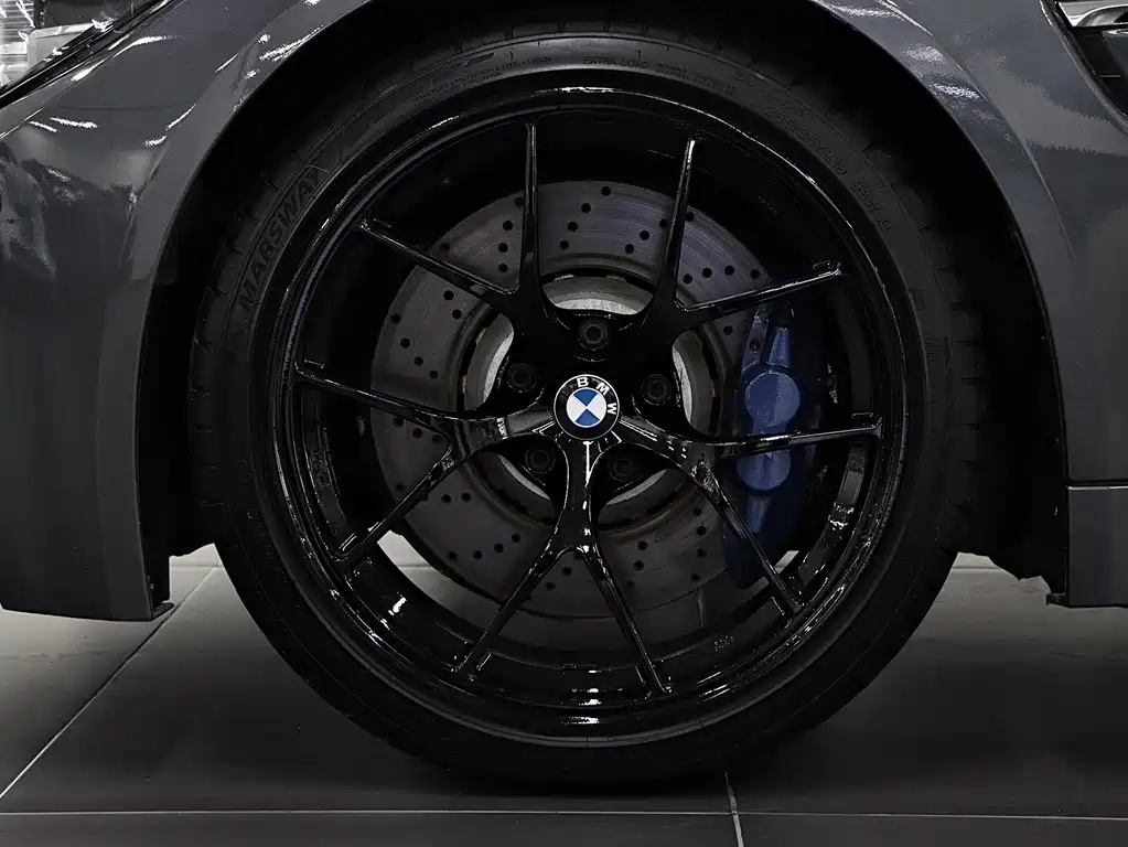 BMW M4 2017 — фото 8
