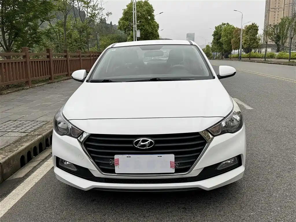 Hyundai Verna 2017 — фото 2