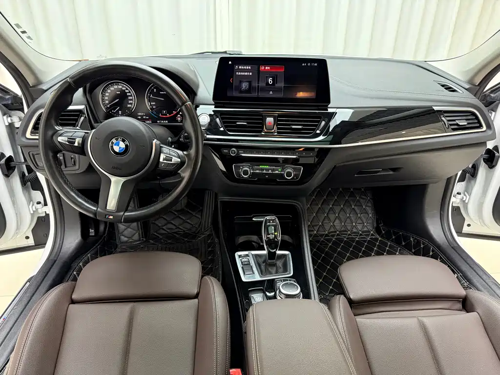BMW 1 Series 2022 — фото 11
