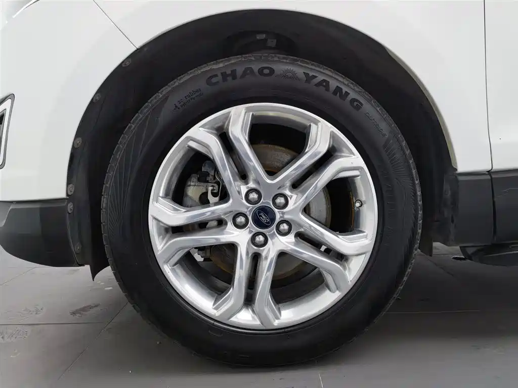 Ford Edge 2015 — фото 17