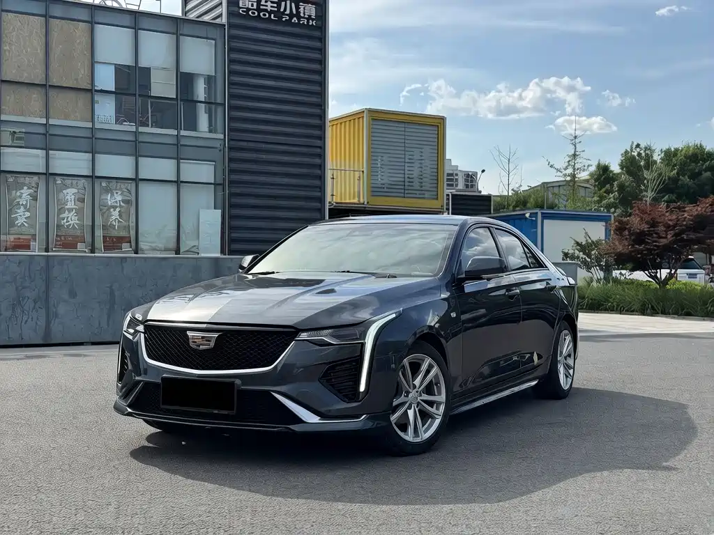 Cadillac CT4 2020 — фото 1