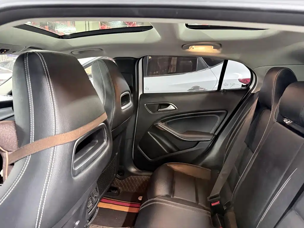 Mercedes-Benz GLA 2018 — фото 11