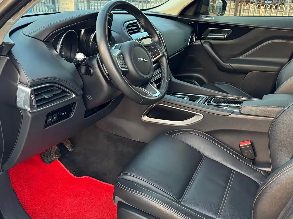Jaguar F-PACE 2021 — фото 12