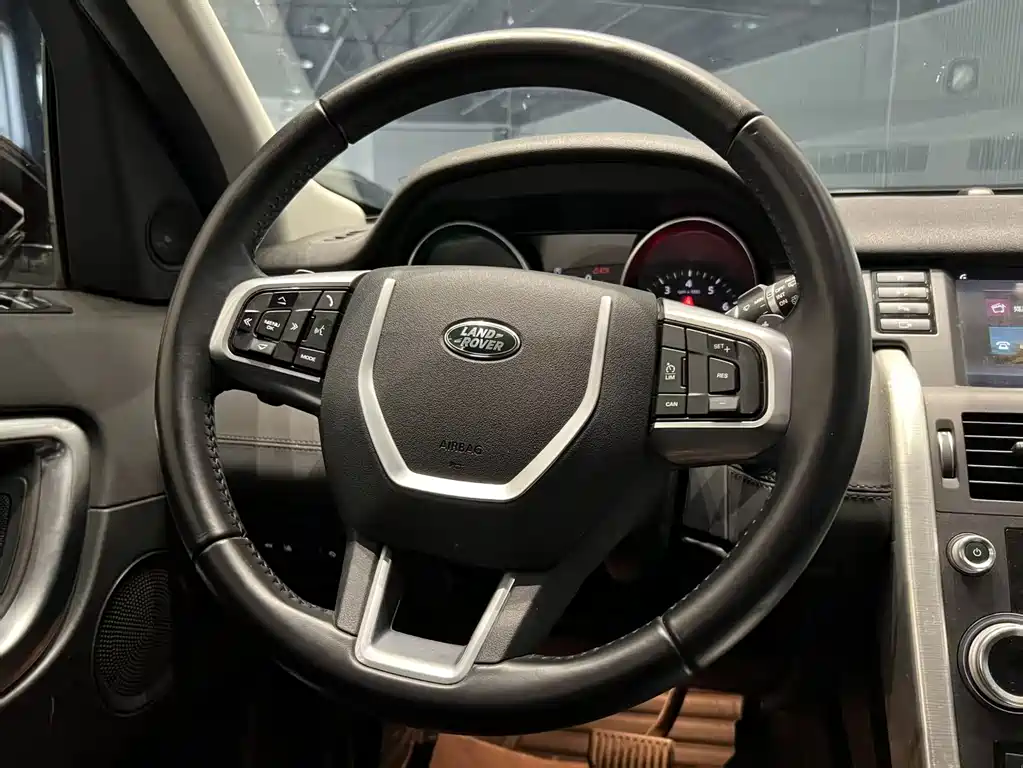 Land Rover Discovery Sport 2019 — фото 9