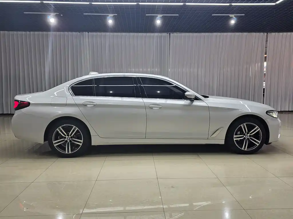 BMW 5 Series 2022