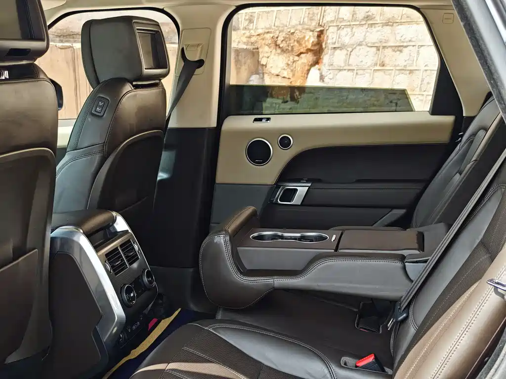 Land Rover Sport 2018 — фото 18