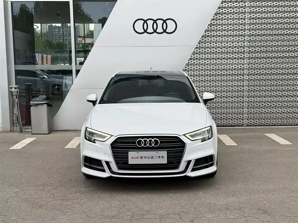 Audi A3 2019 — фото 2
