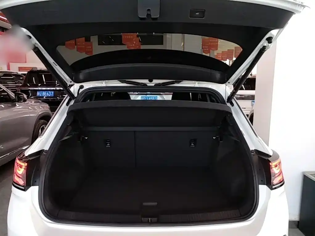 Volkswagen T-Roc 2024 — фото 19