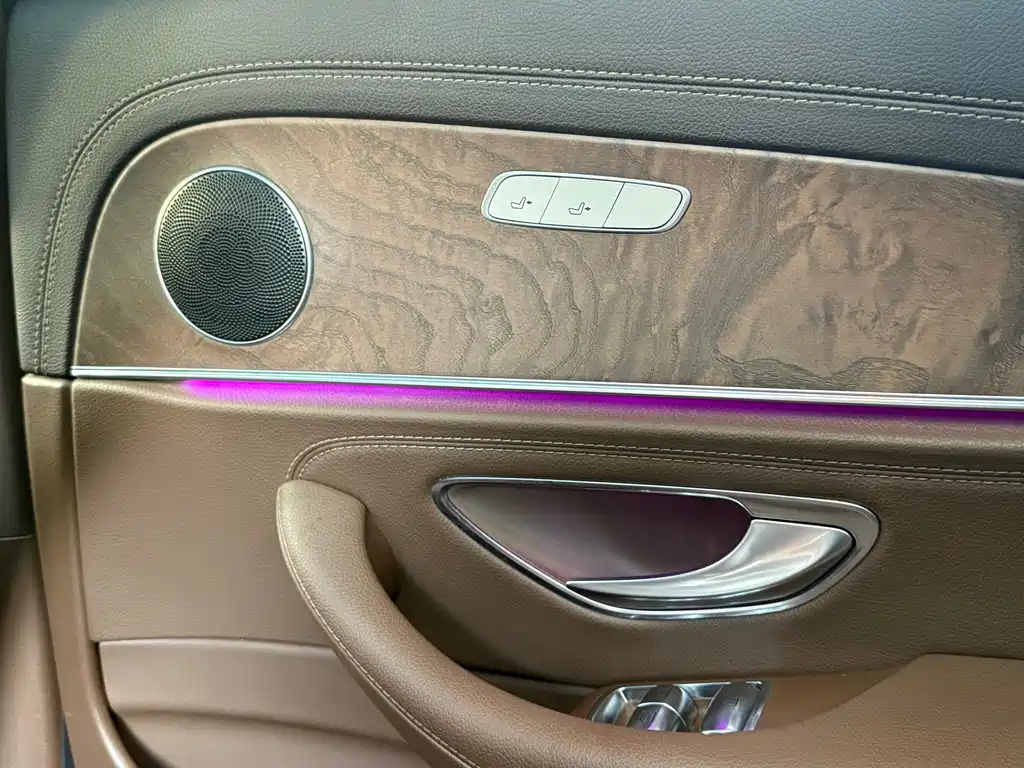 Mercedes-Benz E-Class 2018 — фото 26