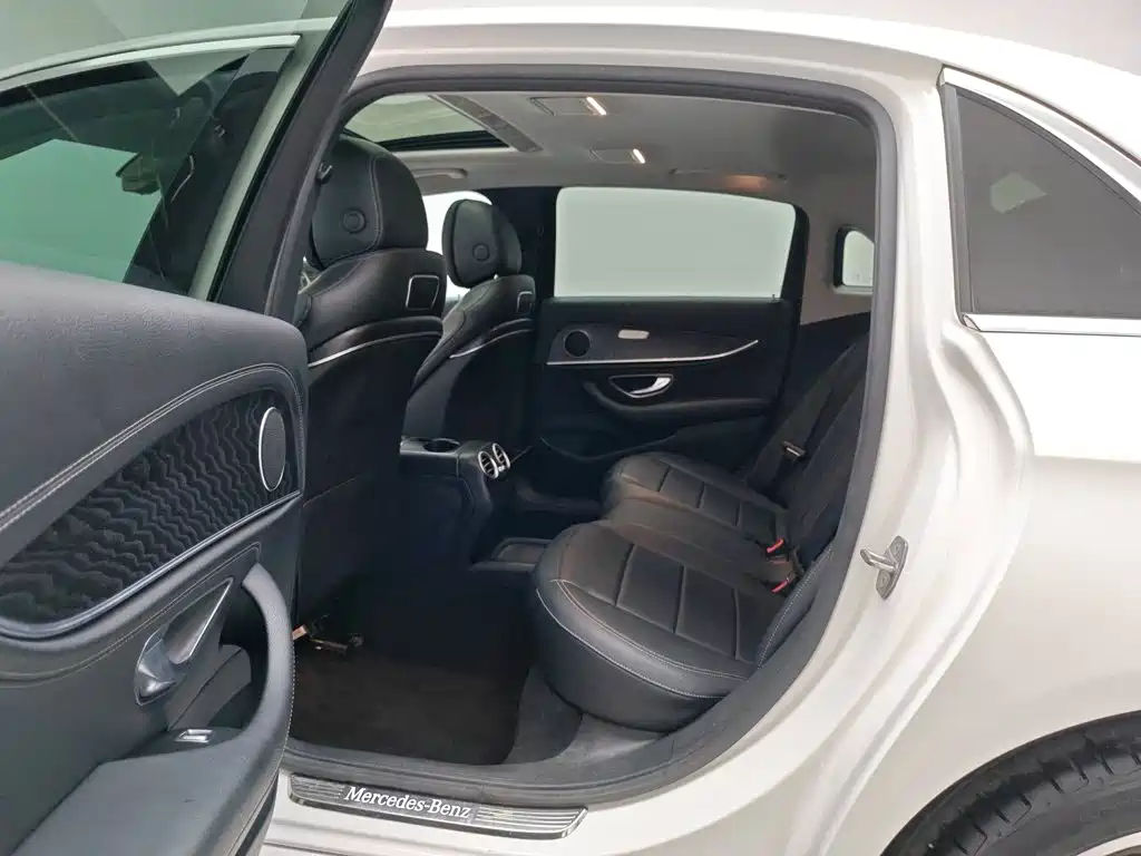 Mercedes-Benz E-Class 2018 — фото 15