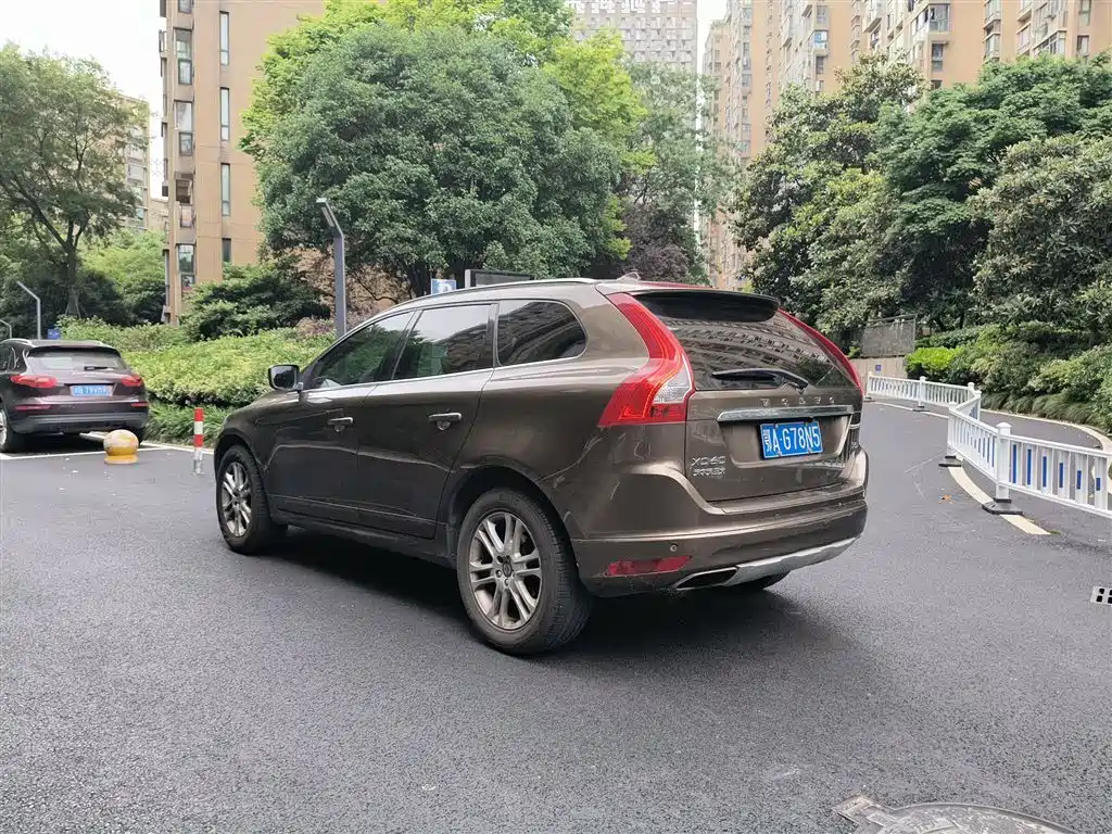 Volvo XC60 2016 — фото 9