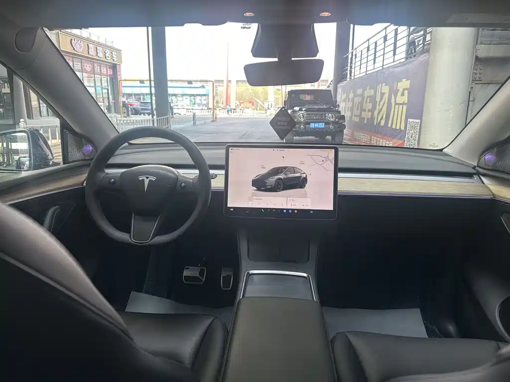 Tesla Model Y 2023 — фото 11