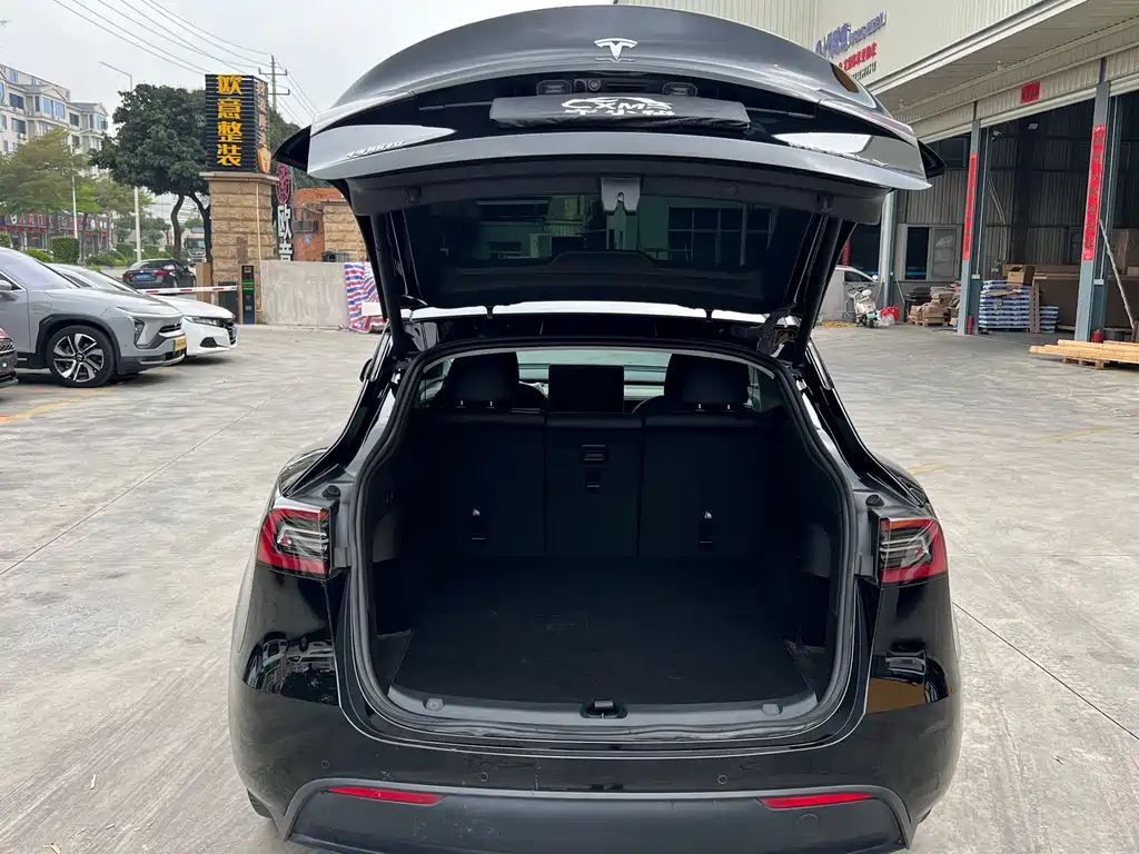Tesla Model Y 2023 — фото 11