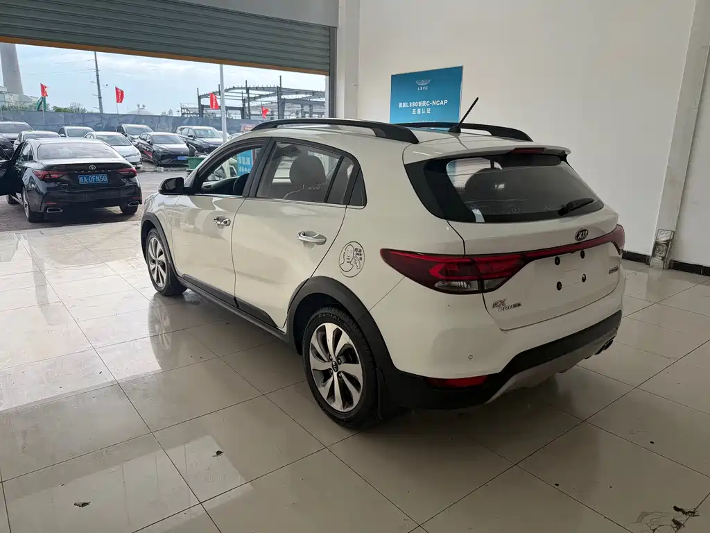 Kia KX Cross 2018 — фото 18