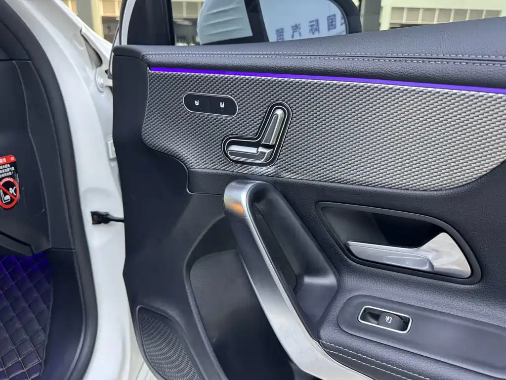 Mercedes-Benz A-Class 2022 — фото 11