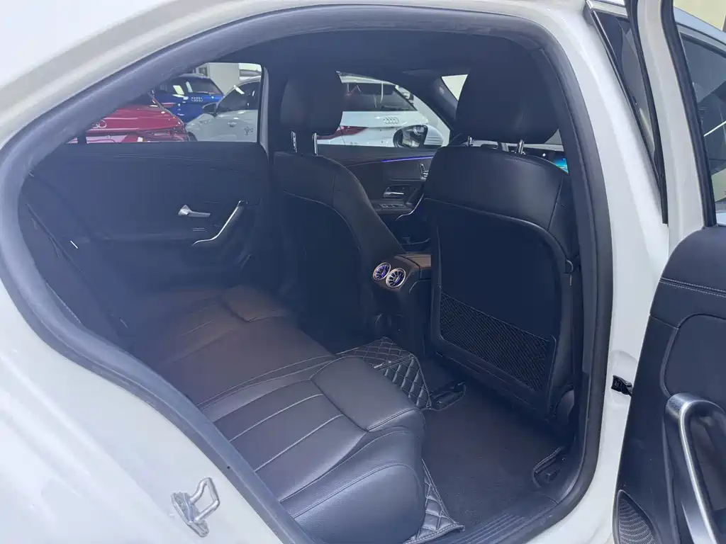 Mercedes-Benz A-Class 2022 — фото 17