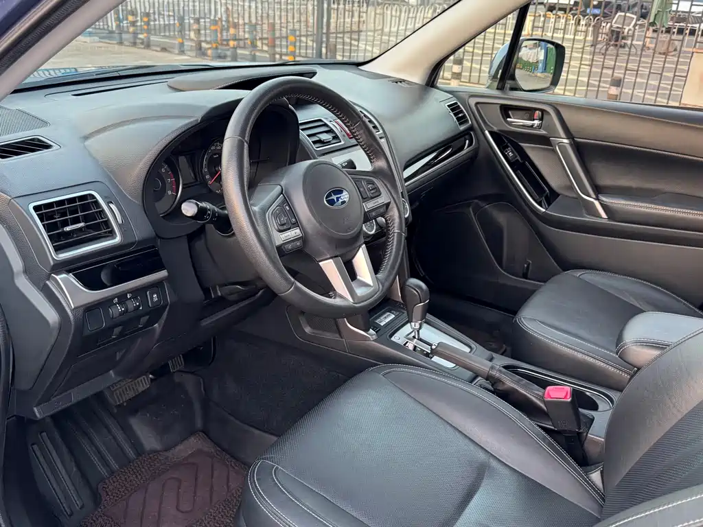 Subaru Forester 2017 — фото 10