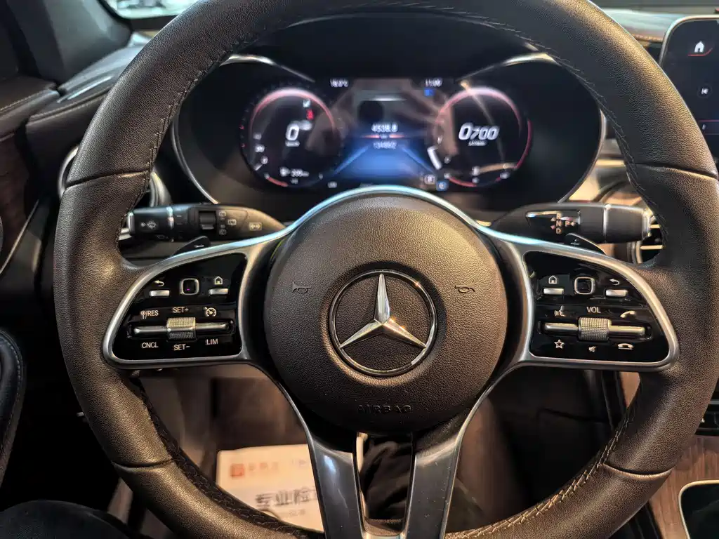 Mercedes-Benz GLC 2020 — фото 19
