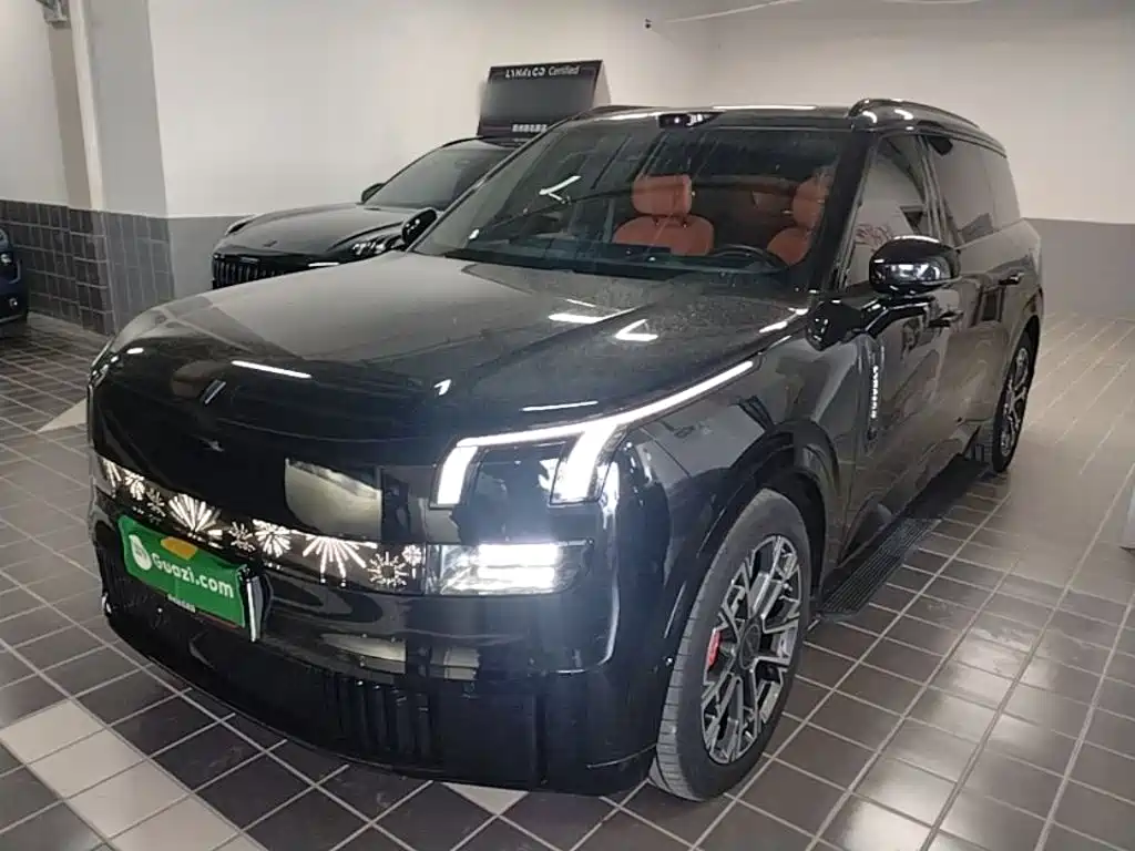 Lynk & Co 900 2025