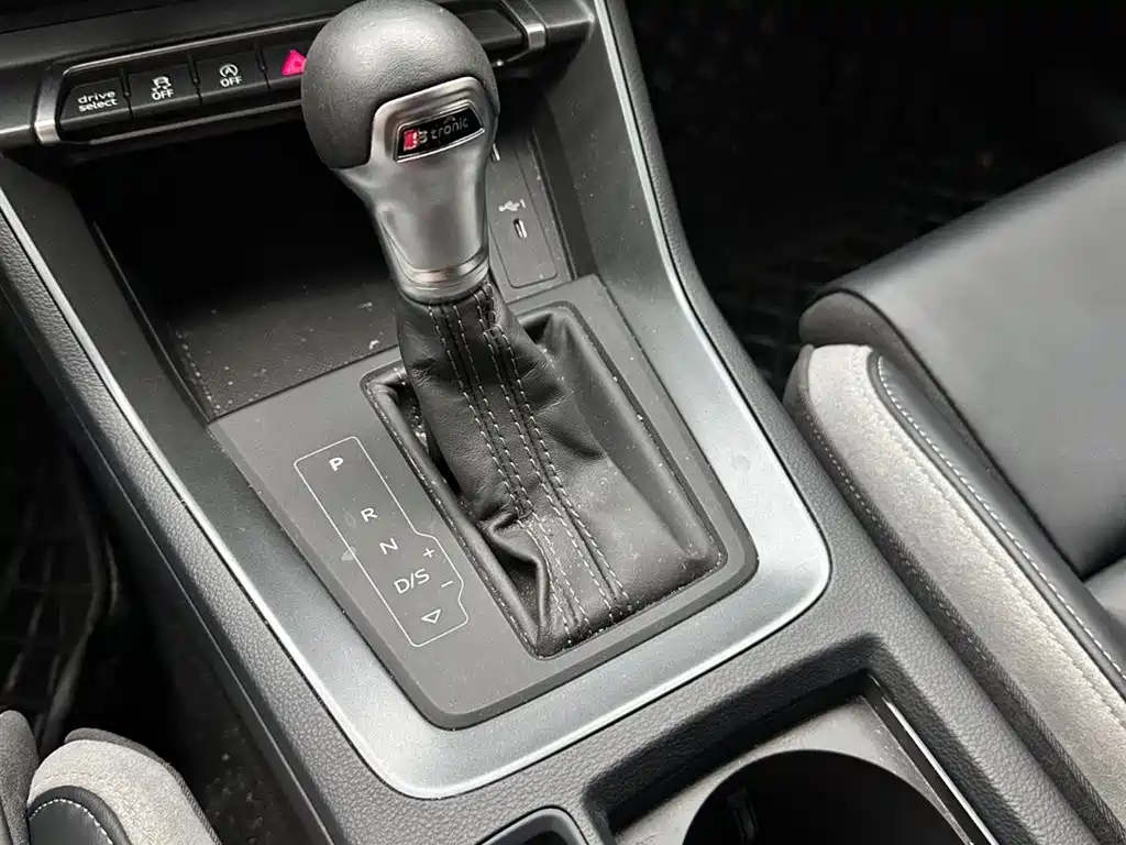 Audi Q3 2024 — фото 15