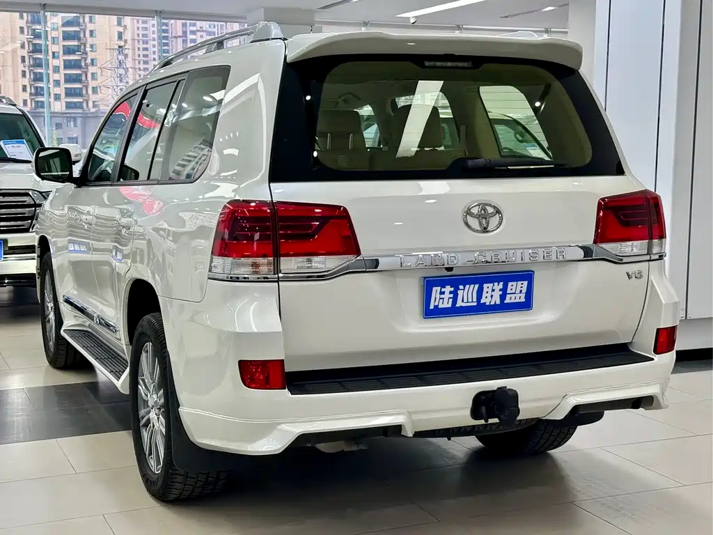 Toyota Land Cruiser 2020 — фото 15