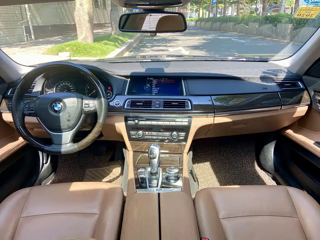 BMW 7 Series 2013 — фото 5