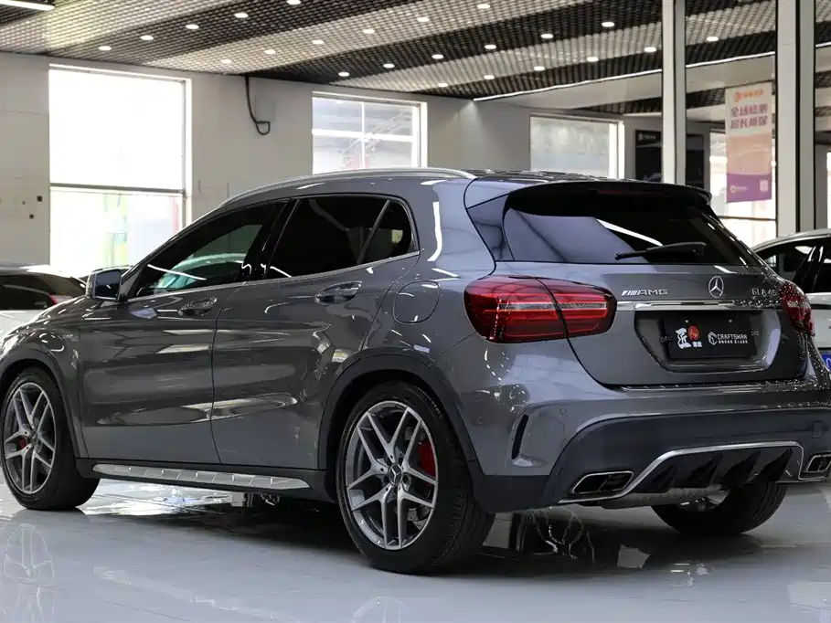 Mercedes-Benz GLA AMG 2019 — фото 19