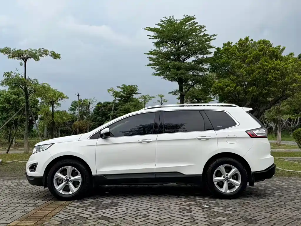 Ford Edge 2016 — фото 4
