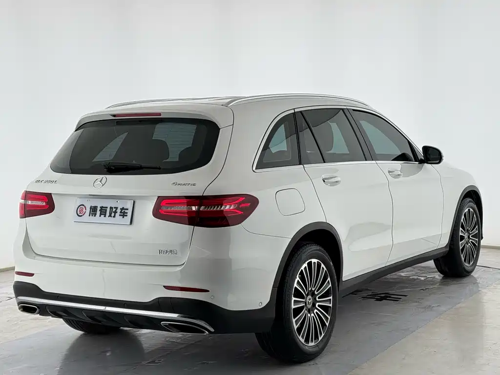 Mercedes-Benz GLC 2018 — фото 13