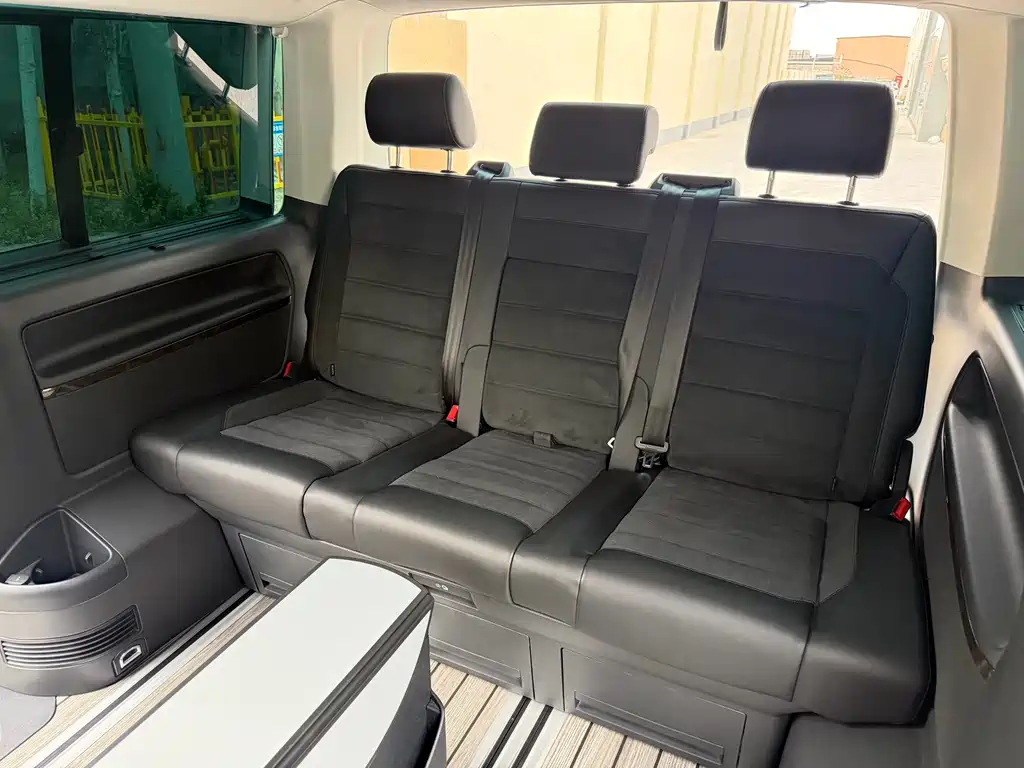 Volkswagen Multivan 2018 — фото 20