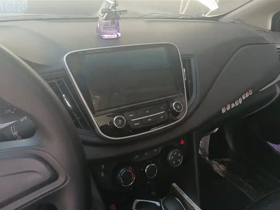 Chevrolet Cavalier 2018 — фото 13