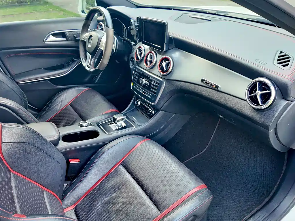 Mercedes-Benz GLA AMG 2015 — фото 43
