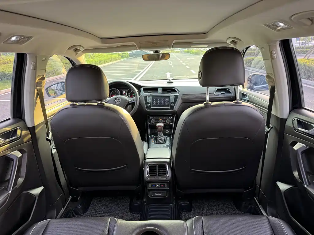 Volkswagen Tiguan L 2018 — фото 30