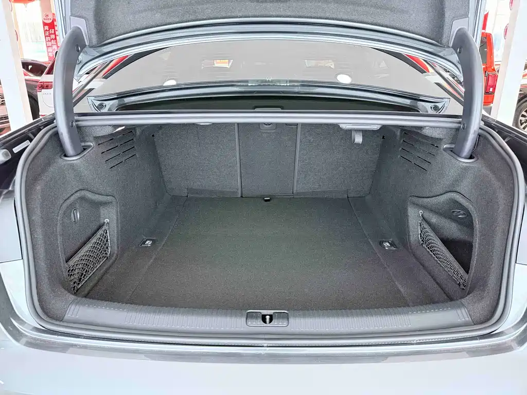 Audi A4L 2021 — фото 21
