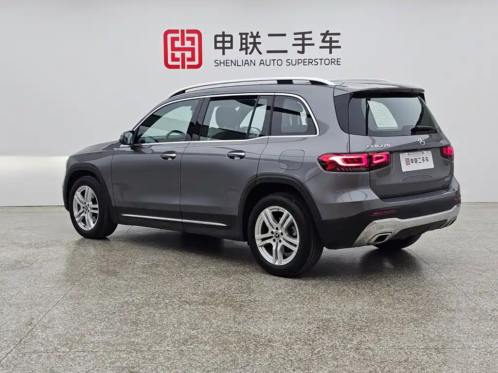 Mercedes-Benz GLB 2023