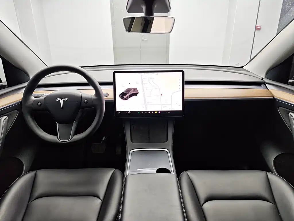 Tesla Model Y 2022 — фото 14