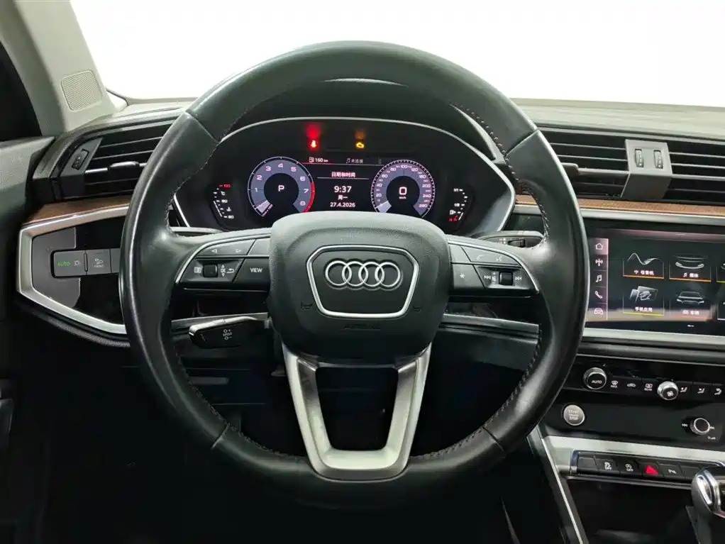 Audi Q3 2020 — фото 11
