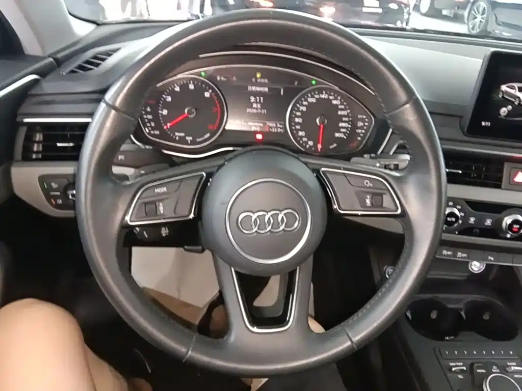 Audi A4L 2019 — фото 11