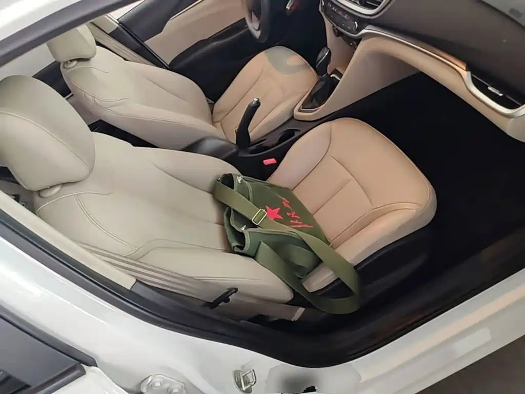 Buick Excelle 2020 — фото 25