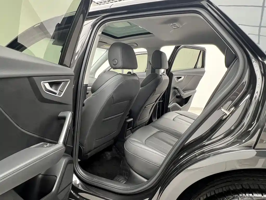 Audi Q2L 2023 — фото 15