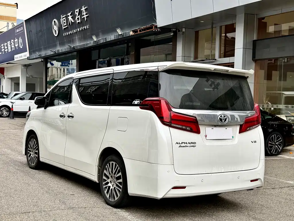 Toyota Alphard 2016 — фото 15