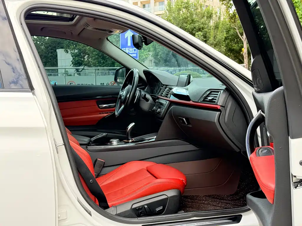 BMW 3 Series 2015 — фото 10
