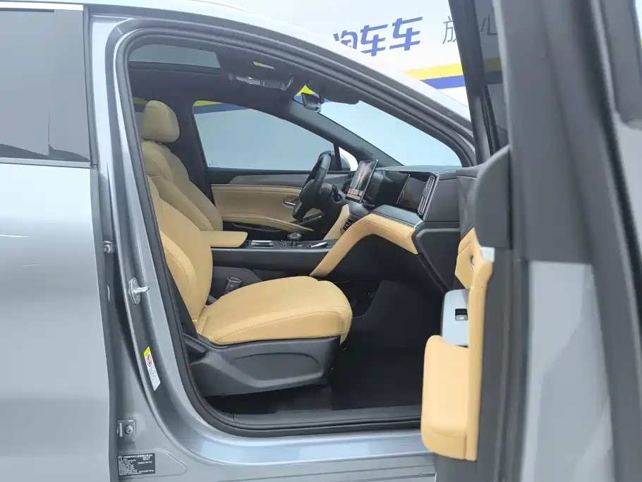 BYD Song L DM-i 2025 — фото 8