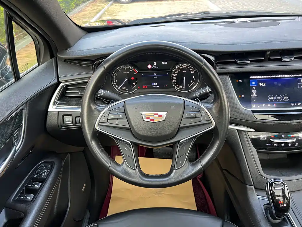 Cadillac XT5 2020 — фото 11