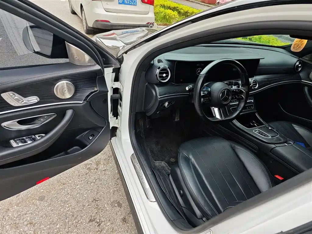 Mercedes-Benz E-Class 2021 — фото 14