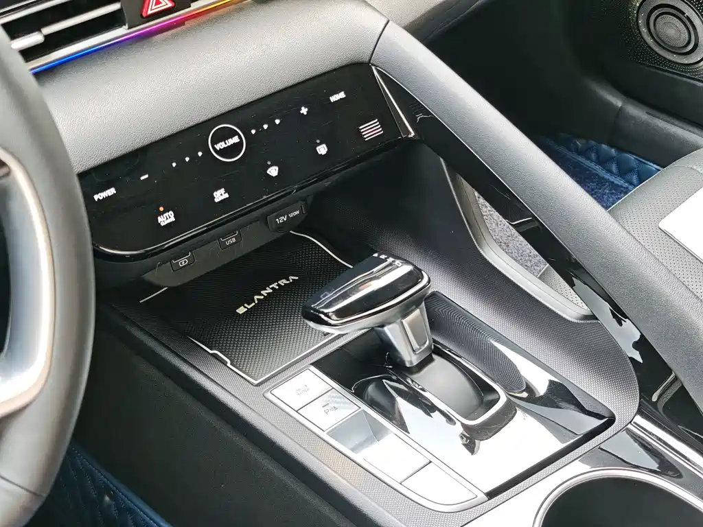 Hyundai Elantra 2022 — фото 11